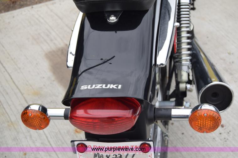 image for item E6446 2009 Suzuki GZ250 motorcycle