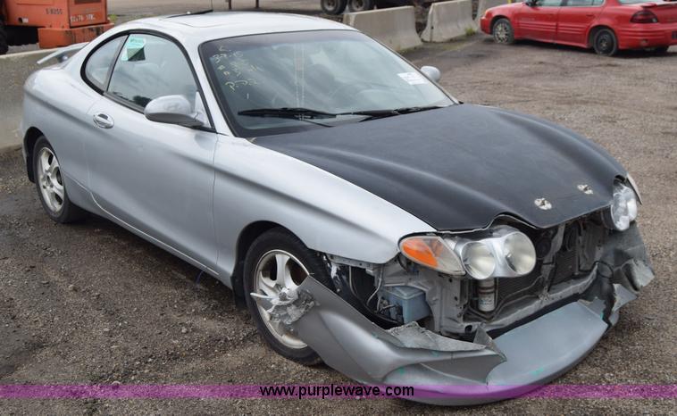 image for item E6447 2001 Hyundai Tiburon
