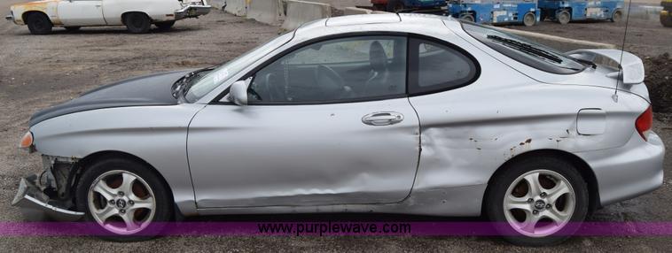 image for item E6447 2001 Hyundai Tiburon