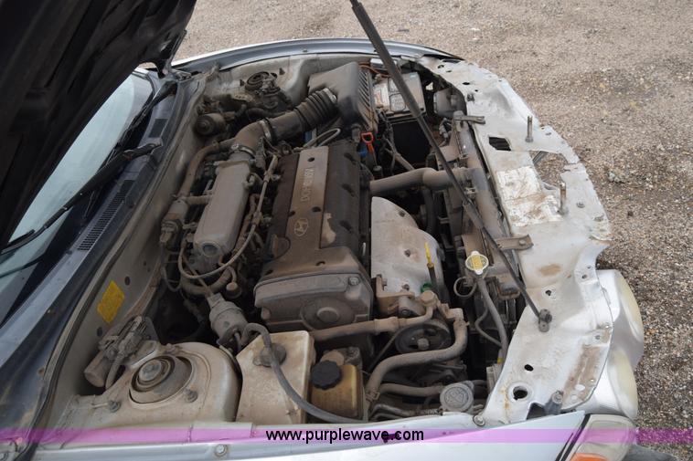 image for item E6447 2001 Hyundai Tiburon