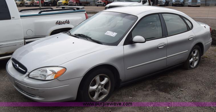 image for item E6448 2001 Ford Taurus SE
