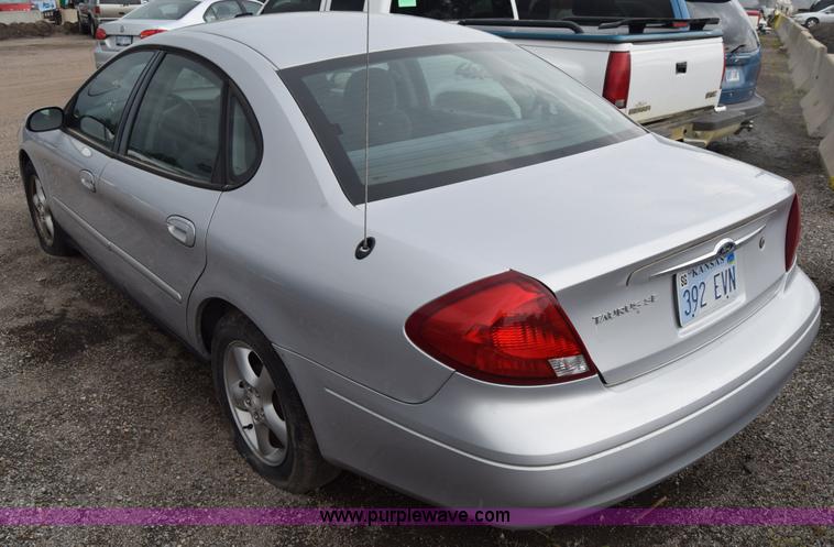 image for item E6448 2001 Ford Taurus SE