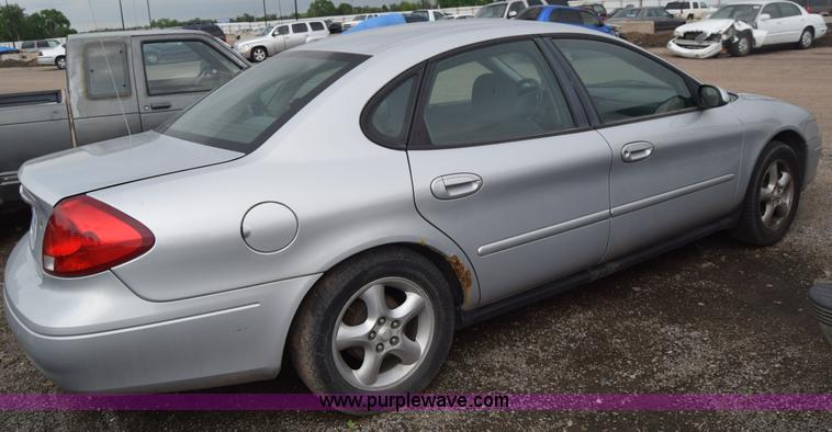 image for item E6448 2001 Ford Taurus SE