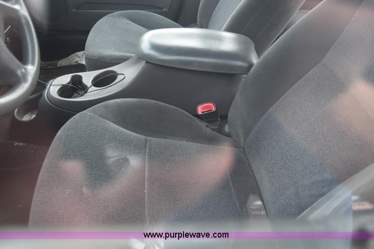 image for item E6448 2001 Ford Taurus SE