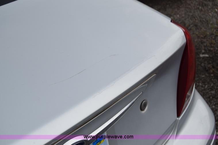 image for item E6448 2001 Ford Taurus SE