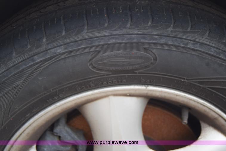 image for item E6448 2001 Ford Taurus SE