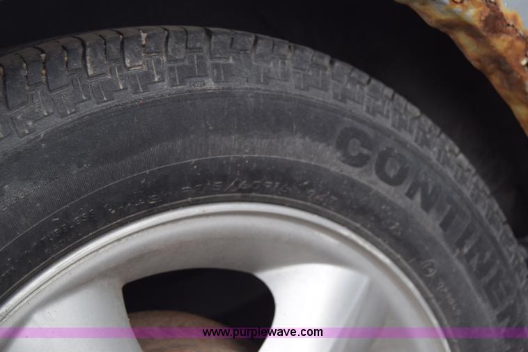 image for item E6448 2001 Ford Taurus SE