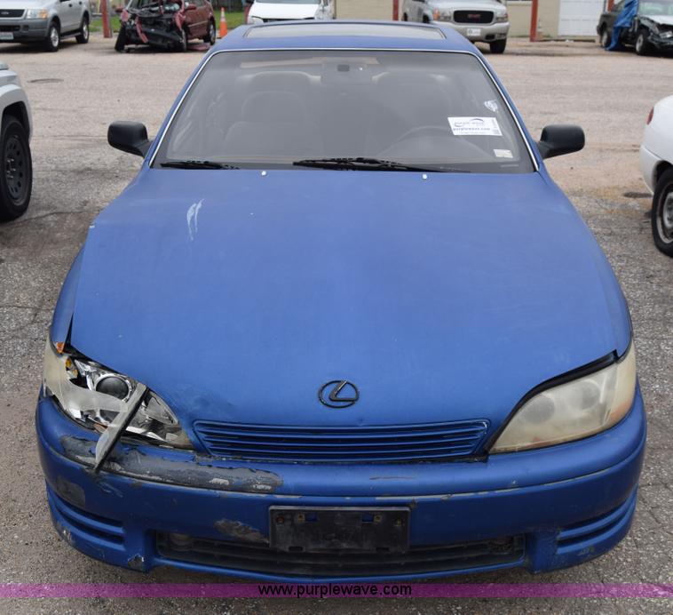 image for item E6480 1993 Lexus ES300