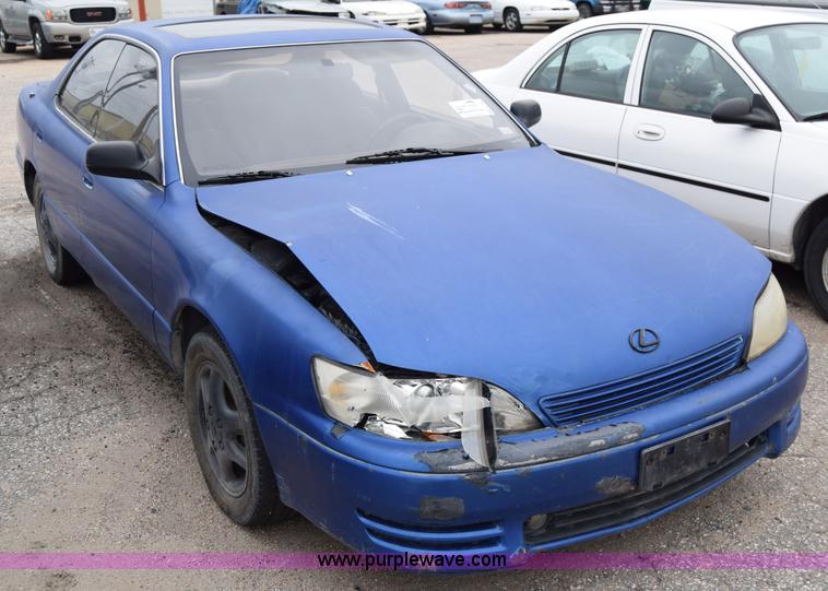 image for item E6480 1993 Lexus ES300