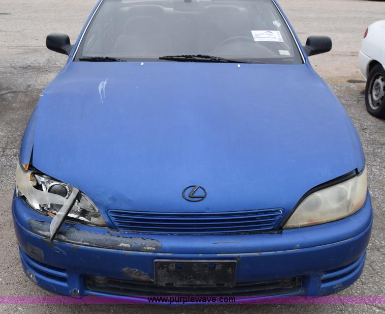 image for item E6480 1993 Lexus ES300
