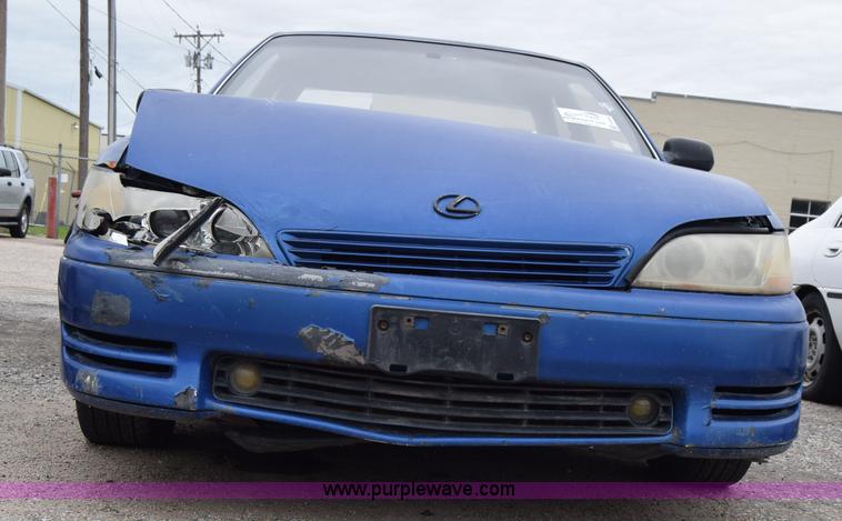 image for item E6480 1993 Lexus ES300