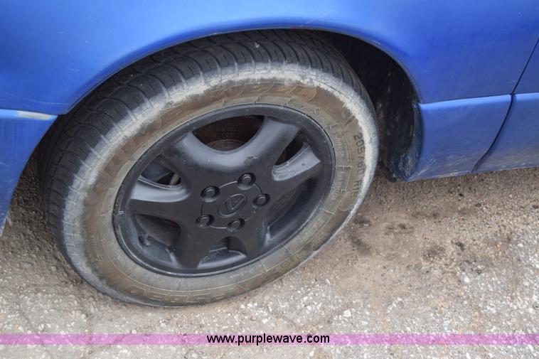 image for item E6480 1993 Lexus ES300