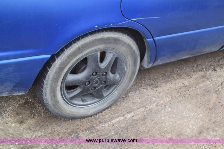 image for item E6480 1993 Lexus ES300