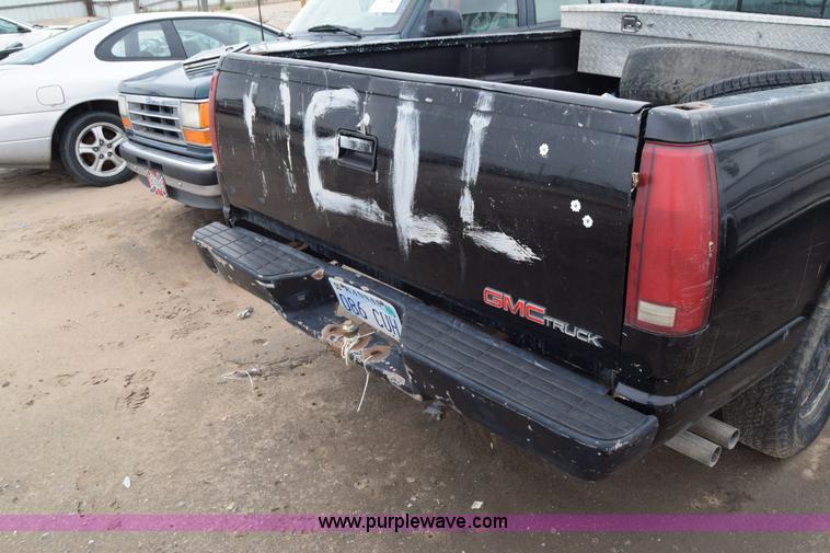 image for item E6490 1992 GMC Sierra 1500 pickup truck