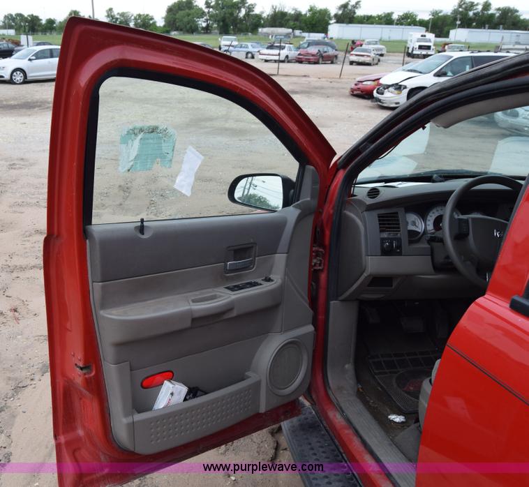 image for item E6491 2005 Dodge Durango SUV