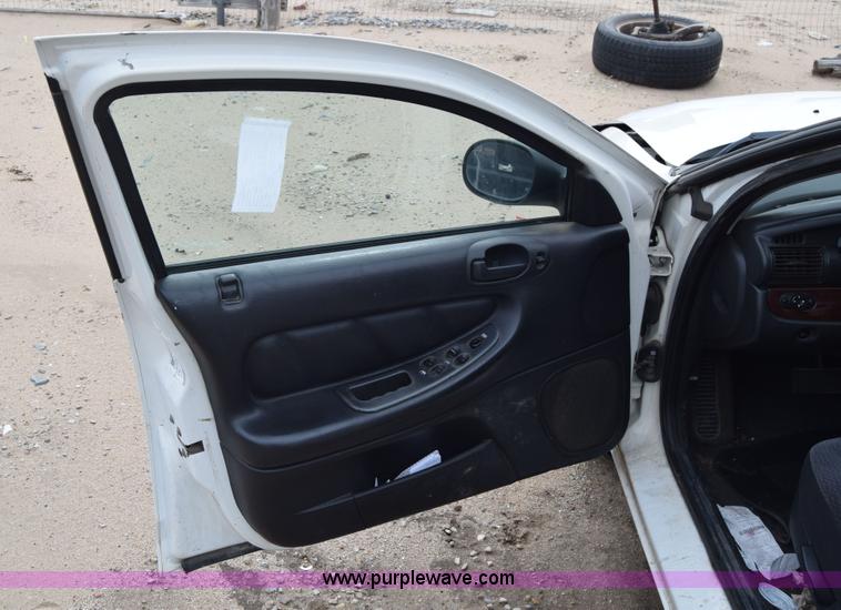 image for item E6493 2001 Dodge Stratus SE