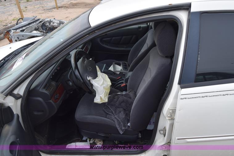 image for item E6493 2001 Dodge Stratus SE