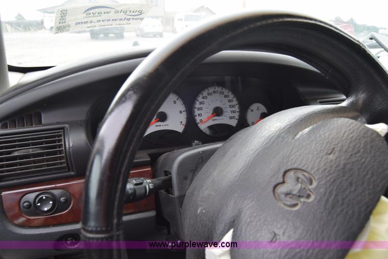 image for item E6493 2001 Dodge Stratus SE