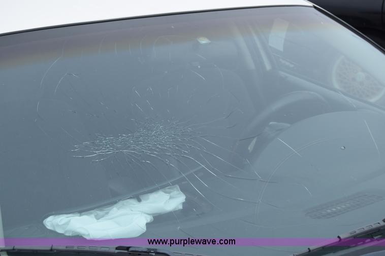 image for item E6493 2001 Dodge Stratus SE