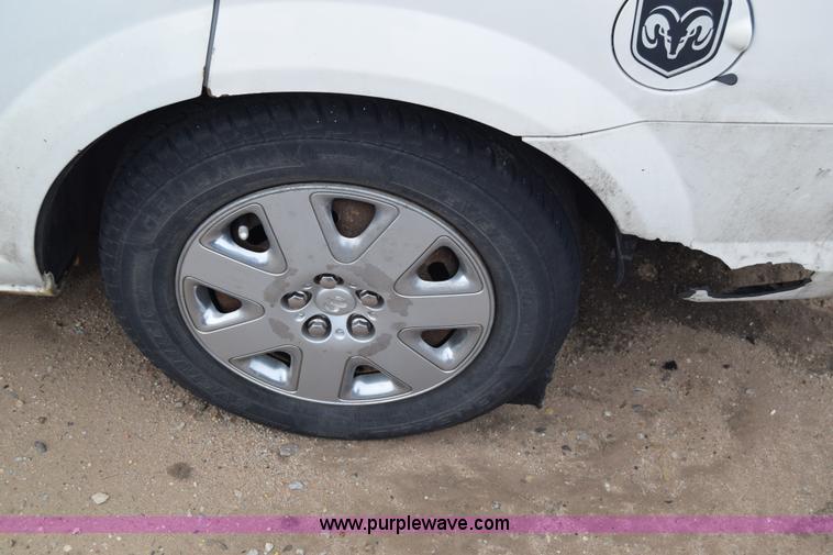 image for item E6493 2001 Dodge Stratus SE