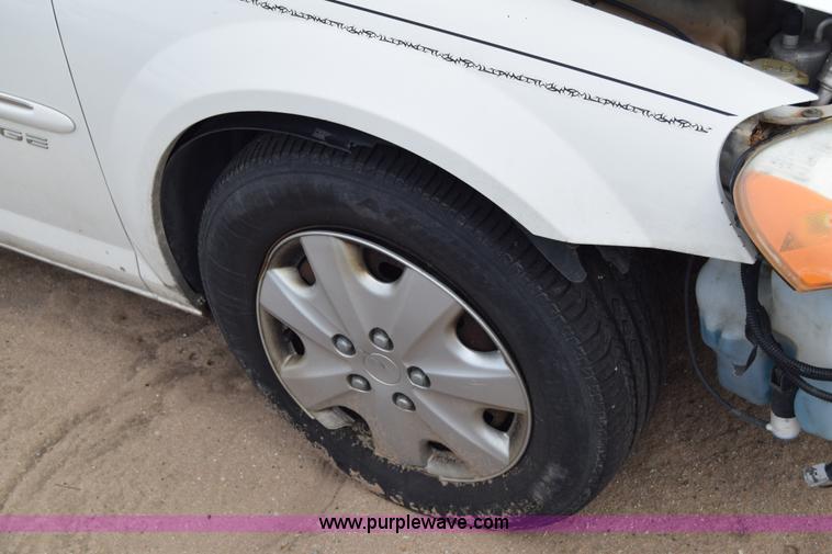 image for item E6493 2001 Dodge Stratus SE