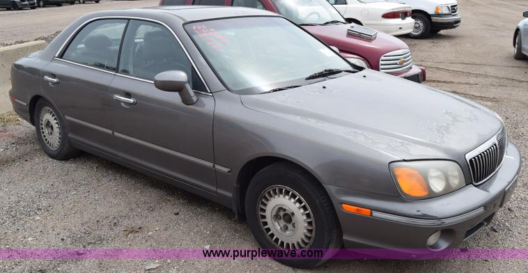 image for item E6496 2001 Hyundai XG300