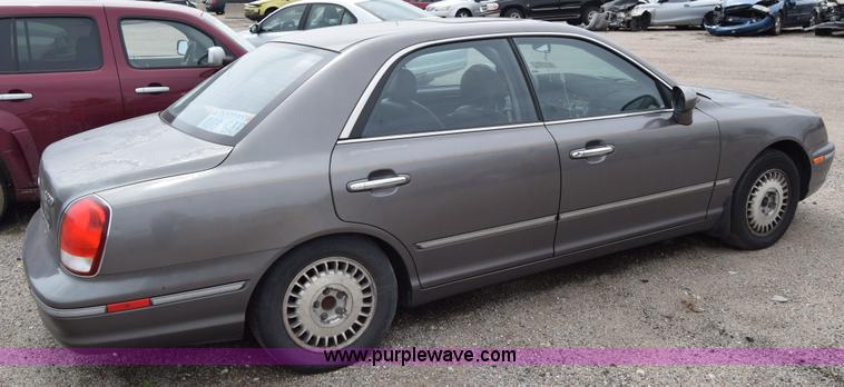 image for item E6496 2001 Hyundai XG300