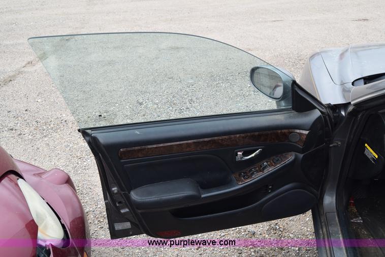 image for item E6496 2001 Hyundai XG300