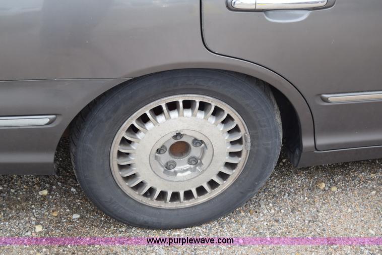 image for item E6496 2001 Hyundai XG300