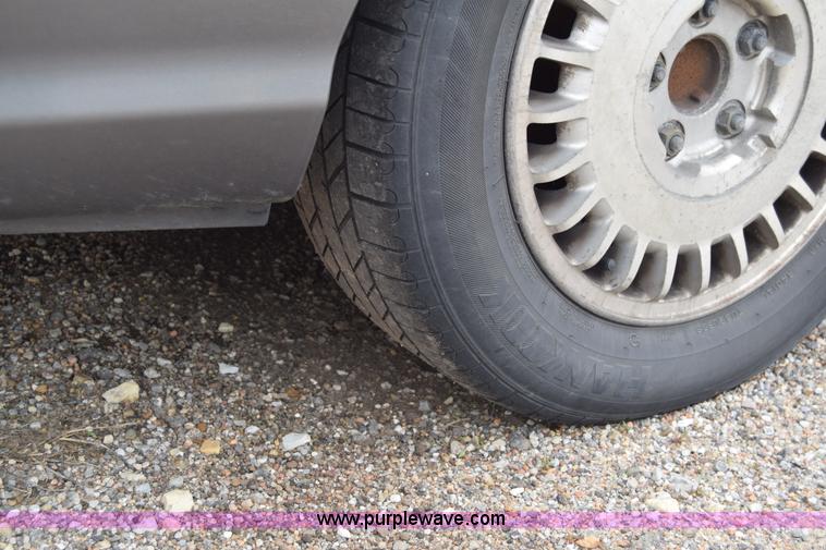 image for item E6496 2001 Hyundai XG300