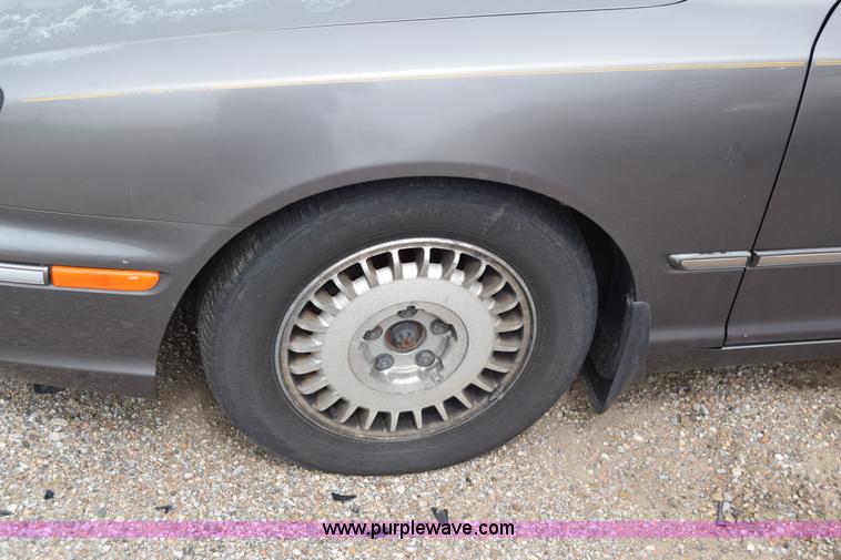 image for item E6496 2001 Hyundai XG300