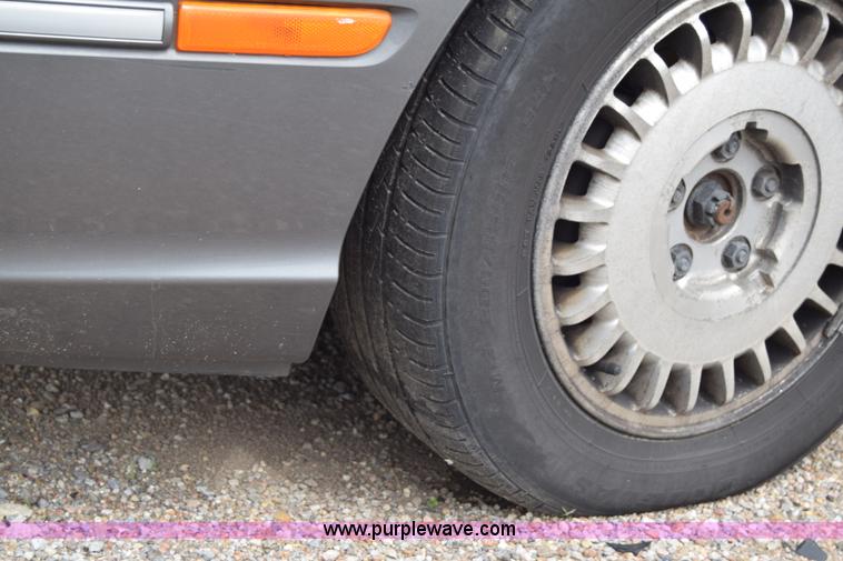 image for item E6496 2001 Hyundai XG300