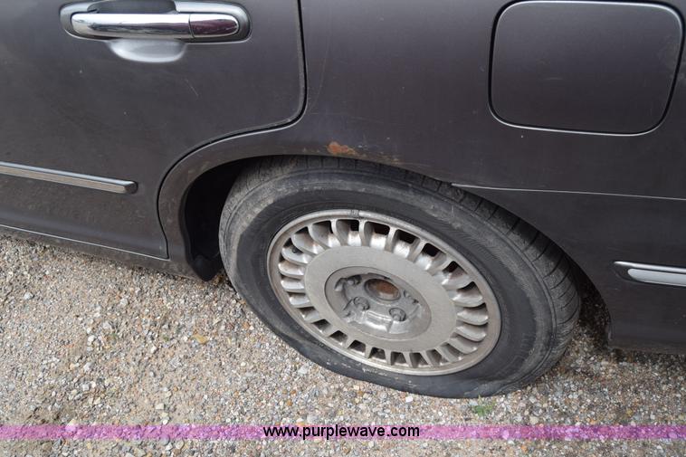 image for item E6496 2001 Hyundai XG300