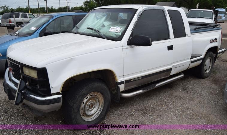 image for item E6498 1998 GMC Sierra 1500 Ext. Cab pickup truck