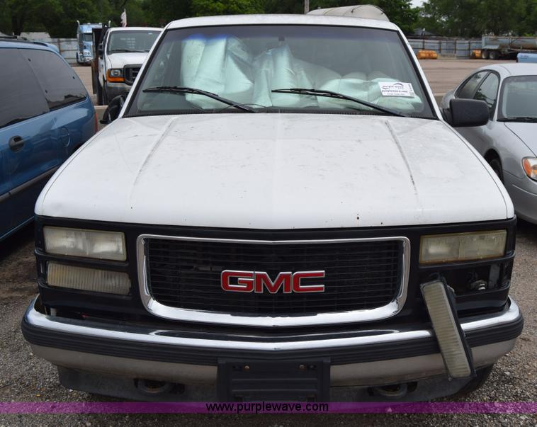 image for item E6498 1998 GMC Sierra 1500 Ext. Cab pickup truck