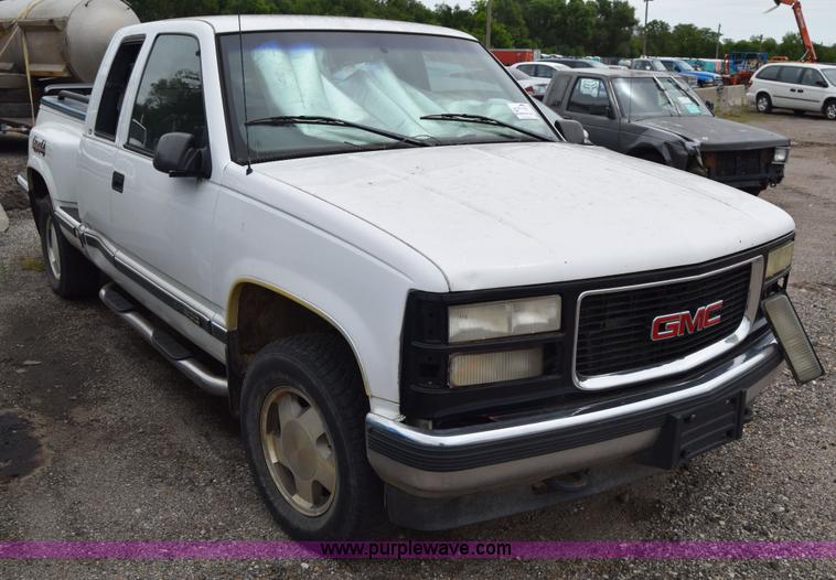 image for item E6498 1998 GMC Sierra 1500 Ext. Cab pickup truck