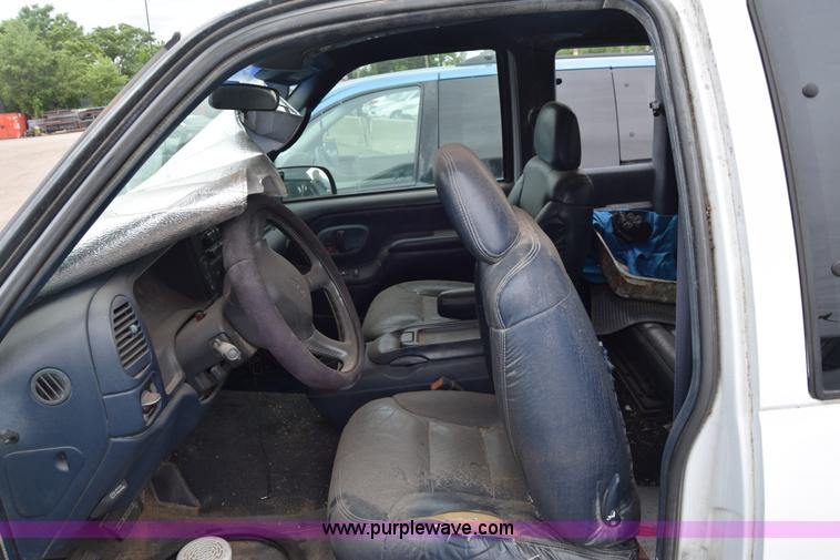 image for item E6498 1998 GMC Sierra 1500 Ext. Cab pickup truck