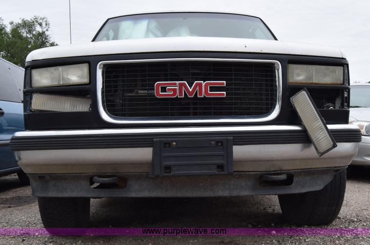 image for item E6498 1998 GMC Sierra 1500 Ext. Cab pickup truck