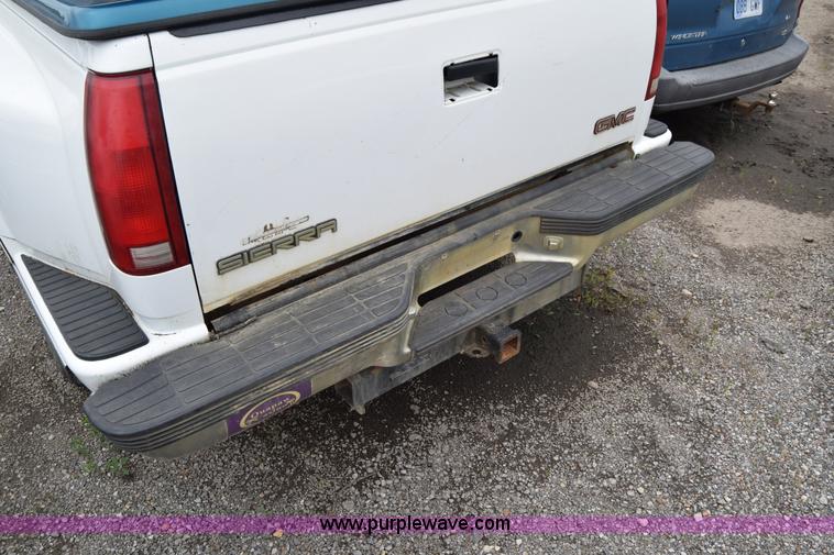 image for item E6498 1998 GMC Sierra 1500 Ext. Cab pickup truck