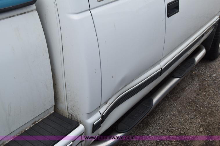 image for item E6498 1998 GMC Sierra 1500 Ext. Cab pickup truck