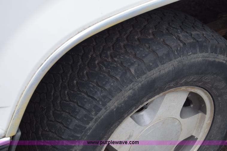 image for item E6498 1998 GMC Sierra 1500 Ext. Cab pickup truck