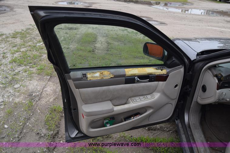 image for item J6644 1999 Cadillac Seville SLS