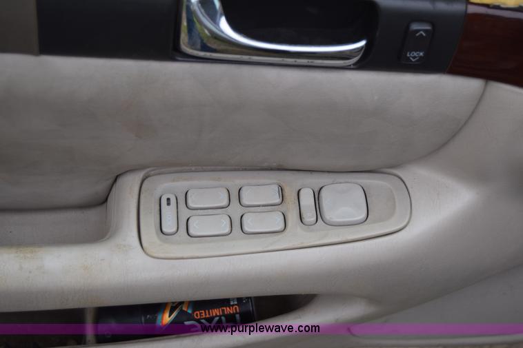 image for item J6644 1999 Cadillac Seville SLS