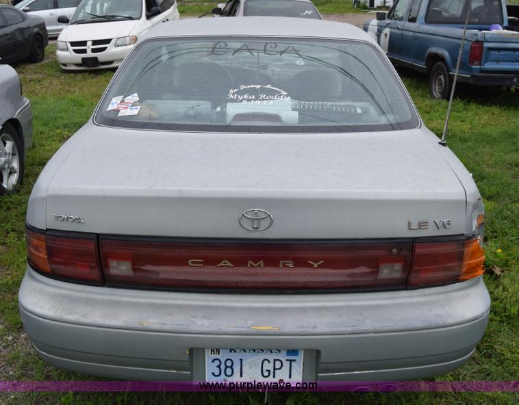 image for item J6645 1994 Toyota Camry LE