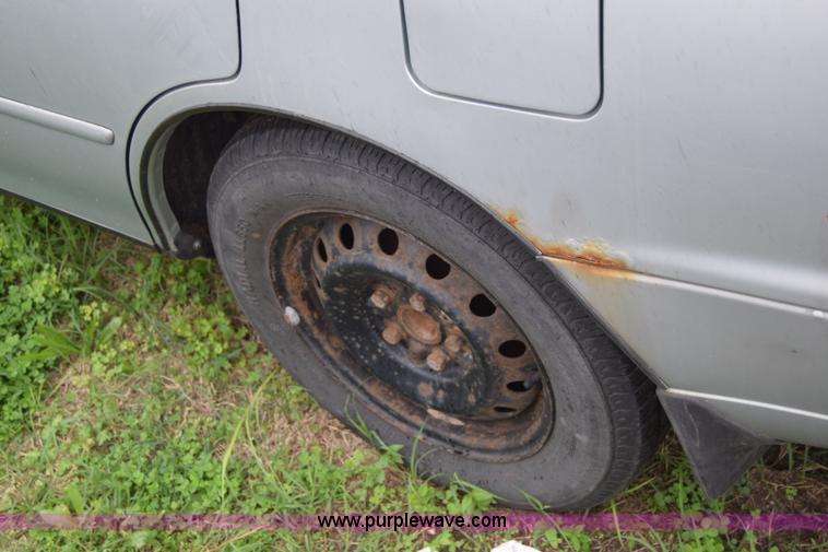 image for item J6645 1994 Toyota Camry LE