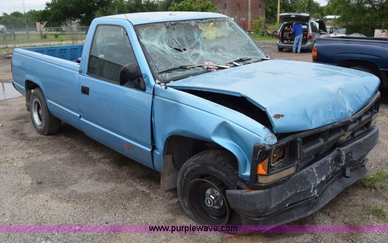 image for item J6647 1993 Chevrolet 1500 pickup truck