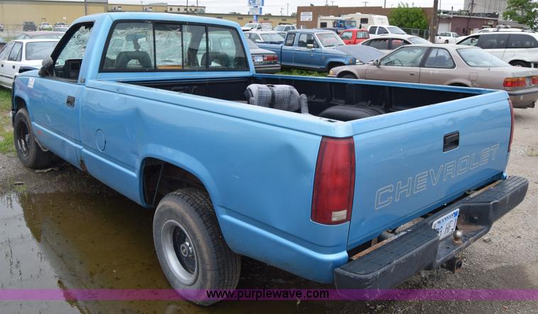 image for item J6647 1993 Chevrolet 1500 pickup truck
