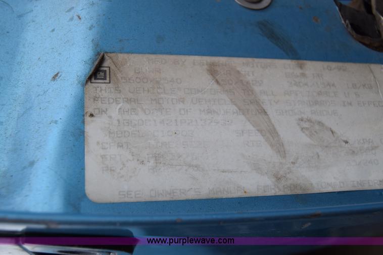 image for item J6647 1993 Chevrolet 1500 pickup truck