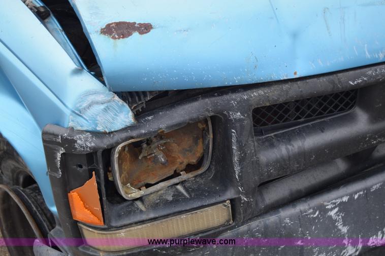 image for item J6647 1993 Chevrolet 1500 pickup truck