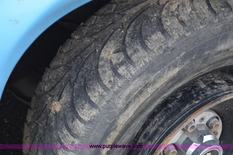 image for item J6647 1993 Chevrolet 1500 pickup truck